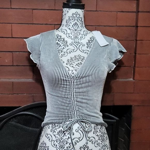 Scrunched, V-Neck Top - Picture 1 of 4